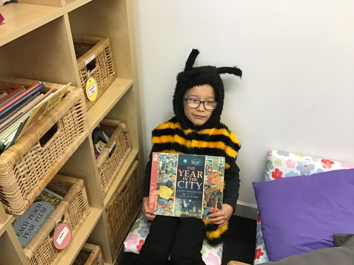 StPauls_primary's tweet photo. We've caught the reading bug! #readingisfun #learning #catchthereadingbug #books https://t.co/Sk73b3Nwhc