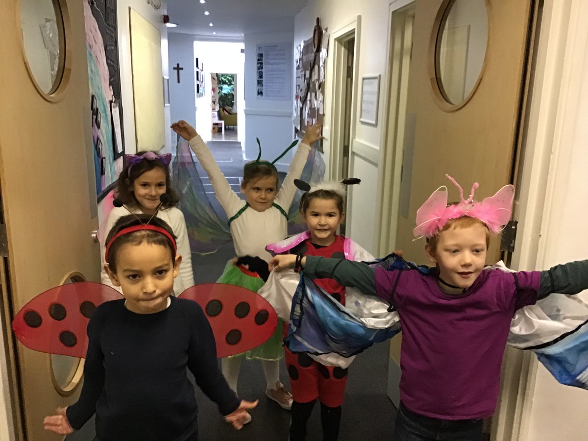 StPauls_primary's tweet photo. We've caught the reading bug! #readingisfun #learning #catchthereadingbug #books https://t.co/Sk73b3Nwhc