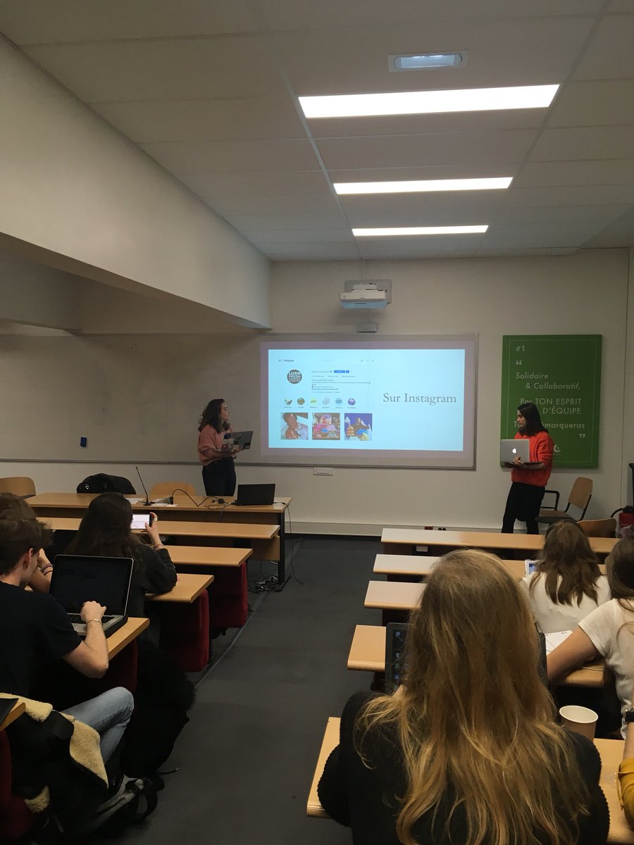 MartinIstc's tweet photo. L’importance des photos dans la constitution de l’image de marque... #livetweet @CoppensCharlot1 @dangelomarie @camillejourdain #RSISCT3A #RS #socialmedia  #Lush https://t.co/fVff3cKD5C