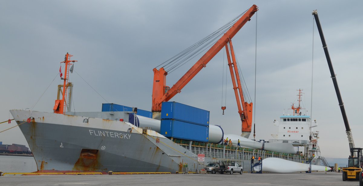 HOPAports's tweet image. Try college for free! Check out @mocityschool *Careers at the Port*. This course starts in the new year, and can open the door to a variety of exciting careers on #HamOnt's working waterfront:    mohawkcollege.ca/programs/get-p…