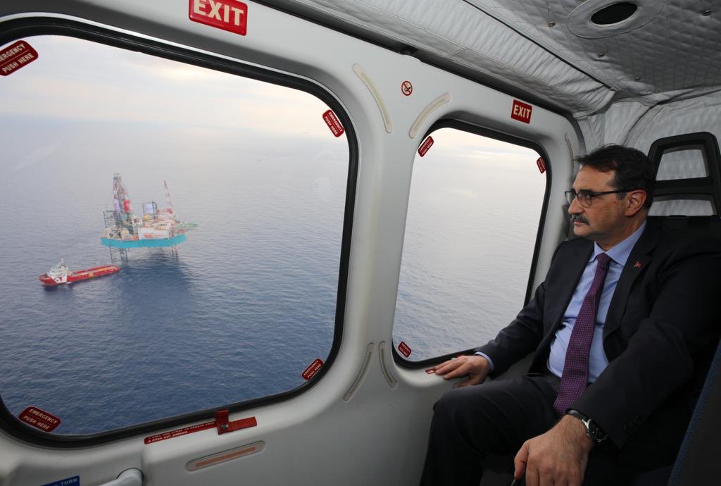 fatih_donmez's tweet photo. Bugün hidrokarbon rezervlerimizi ortaya çıkarmak adına bir adım daha atarak Mersin açıklarında “sığ deniz” sondajına başladık. Ülkemizin #enerji bağımsızlığı açısından son derece önemli olan bu adımla hedeflerimize daha da yaklaşıyoruz.

Ülkemize ve milletimize hayırlı olsun. https://t.co/0ws76w0NAN