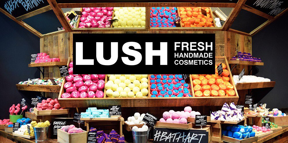 corentinb_19's tweet photo. Une complémentarité entre les réseaux sur une campagne de 2 mois dirigée vers les clients potentiels #lushcosmetics #DragMas #LIVETWEET #RS #RSISTC3A https://t.co/yzuwJPzZAm