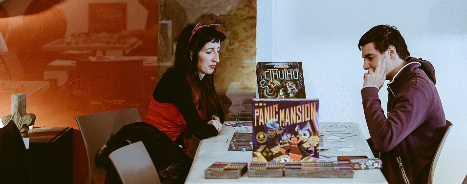 meepleydados's tweet photo. Muchas gracias a @MasQueOca por participar en las #MolinsHorrorGames | Agradecemos vuestra colaboración y esperando poder disfrutar de vosotros presencialmente el próximo año. | Te esperamos en la próxima mesa redonda. #PanicMansion #AuZtralia #13Ghosts https://t.co/W39AeVwXQL