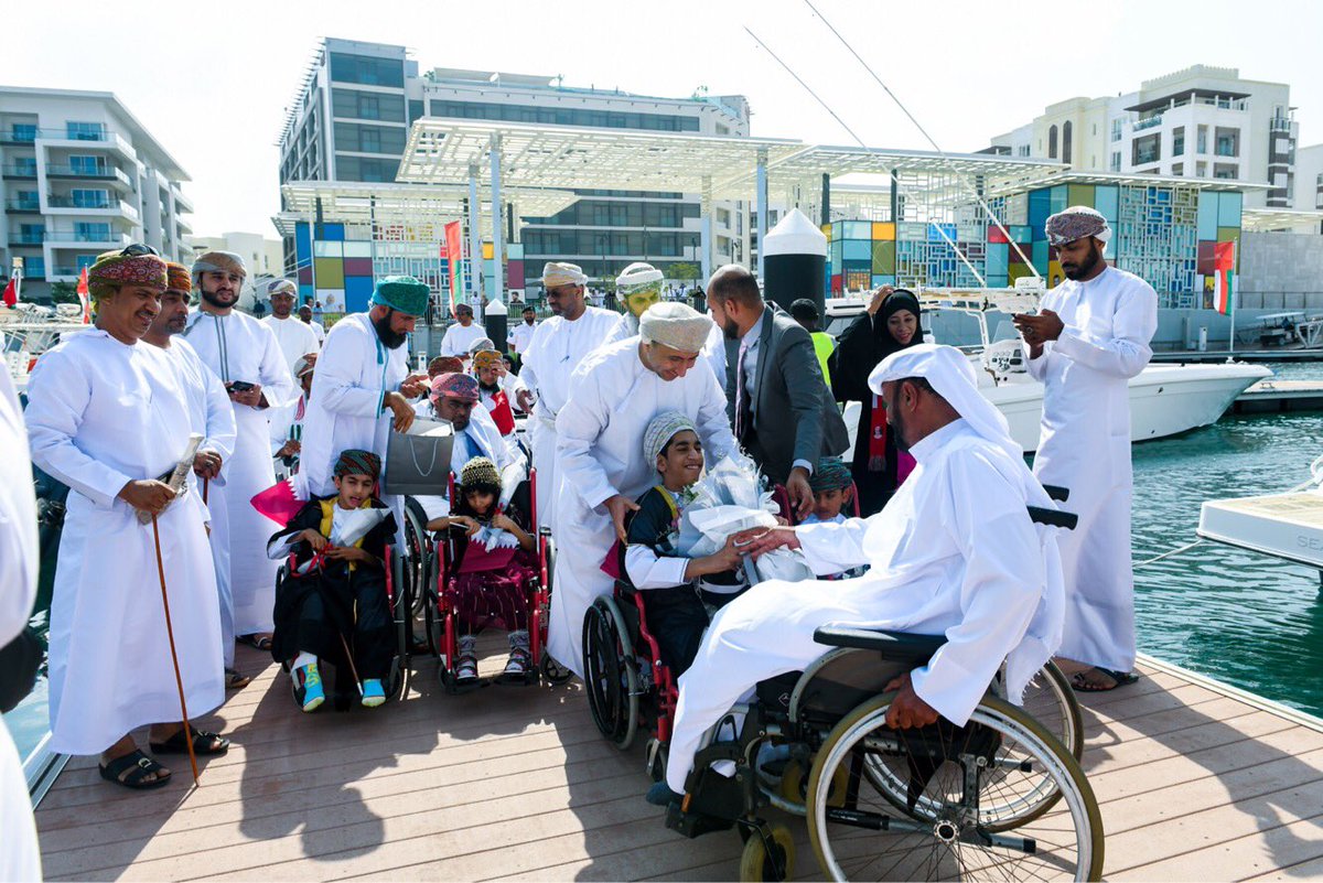 ONN_1's tweet photo. السفينة القطرية " رحلة المحبة " ترسو في الموج مسقط بقيادة القطري محمد الهاجري وهو ذوي الإعاقة الحركية وصاحب المبادرة التي أطلق عليها رحلة المحبة ، وتحمل رسالة محبة لا سيما للأشخاص ذوي الإعاقة ومشاركتهم احتفالات السلطنة بالعيد الوطني ال 48 المجيد https://t.co/tYsT1PX0Tq