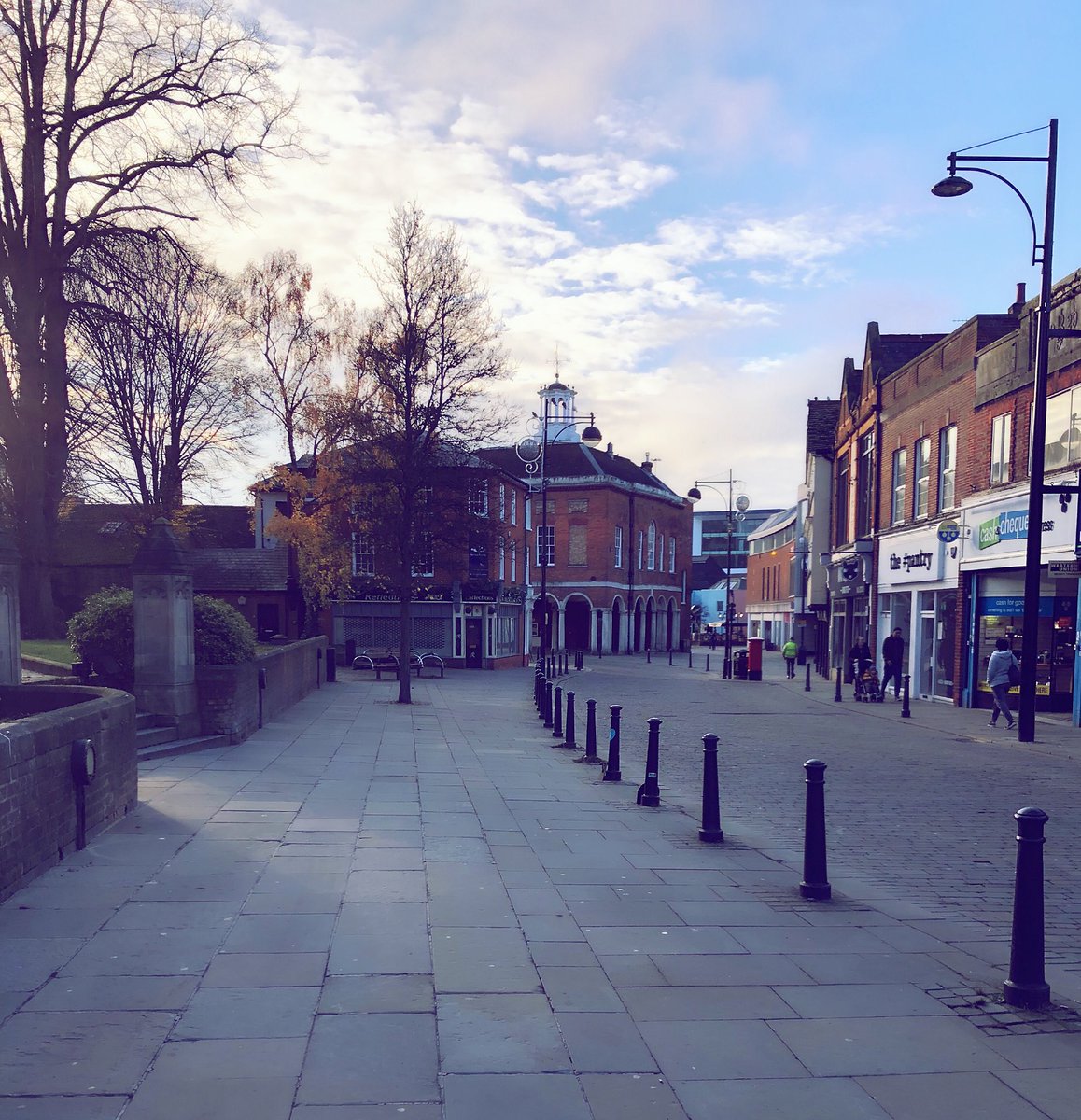 HelloMyWycombe's tweet photo. Want to keep up-to-date with what’s happening in your town, hear about the latest local news, offers and events, or find the perfect restaurant, pub or cafe? Head over to our brand new website or sign up for our monthly e-newsletter. It’s good, we promise! #HighWycombe #BIDValue https://t.co/rhS3qel1KF