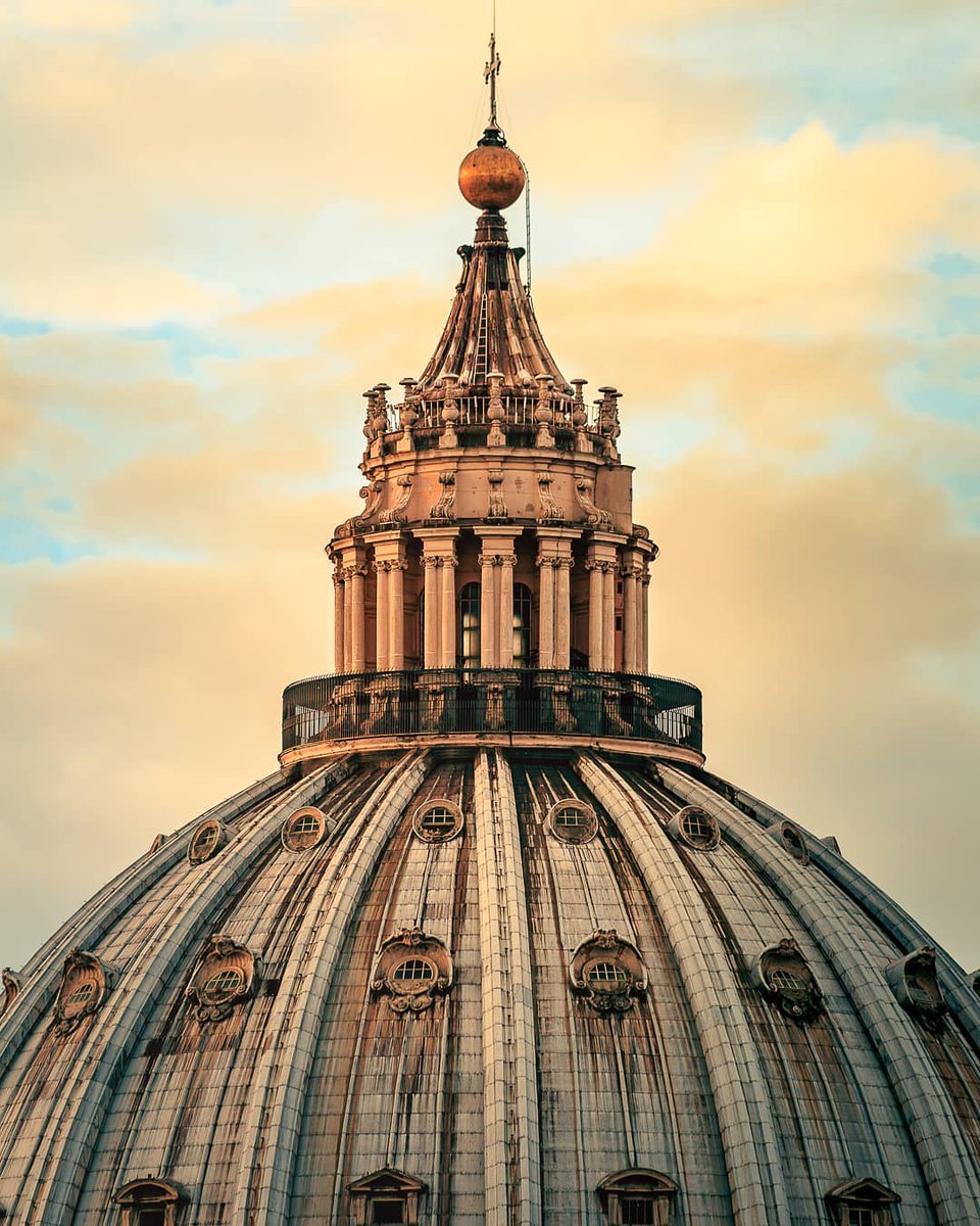 Italia's tweet photo. The Dome of St. Peter is undoubtedly an icon of #Rome. Is there any other place that stands as a symbol of the Eternal City coming to your mind?
#IlikeItaly #Italy #travel @Turismoromaweb @visit_lazio @visiteurope
📷 IG salvatorecosta https://t.co/C31kEmRSF8