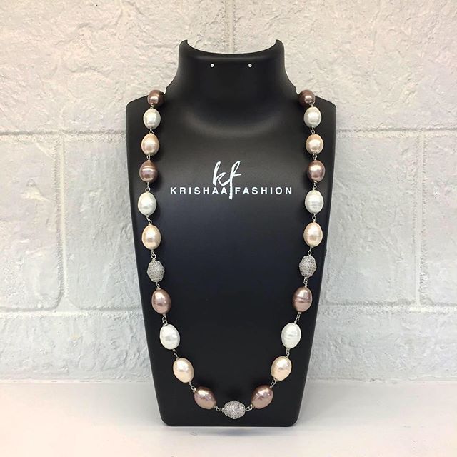 krishaafashion's tweet photo. Handcrafted Necklace; a combination of Multi-Colour Shell Pearls & American Diamond Balls
#fashion #accessories #jewellery #jewelry #necklace #pearl #shellpearl #multicolour #americandiamond #diamond #balls #style #wearyourstyle #handcrafted #fashionjew… https://t.co/4G9LKXlJlG https://t.co/Z95afVvBKZ