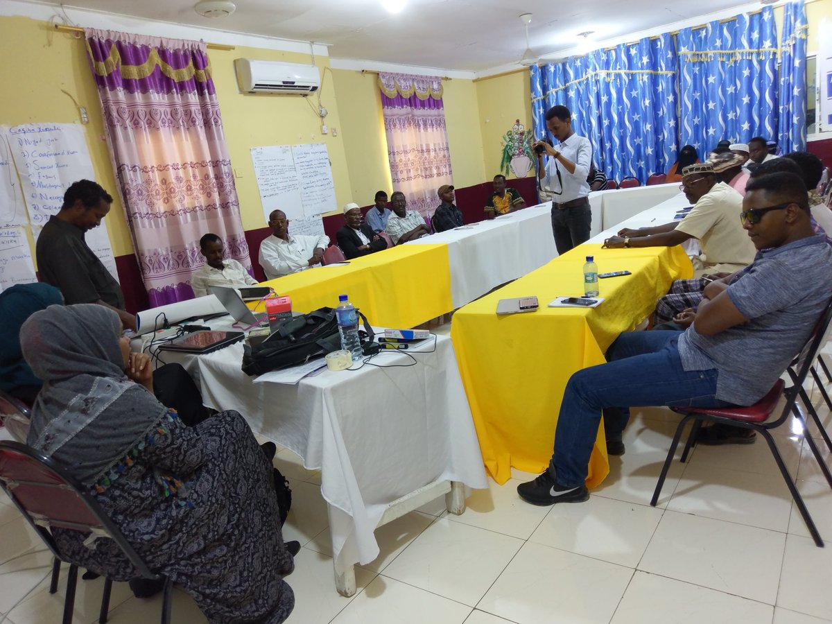SomaliaTides's tweet photo. What's the view of the religious leaders on this: "Diversion of children from formal justice system is good way to deter children from violating laws. Diversion focuses on rehabilitation rather punishment."  #EradicateHarmfulPracticesInSomalia @UNFPA_SOMALIA @A_Waberi https://t.co/0ptFjr2zi4