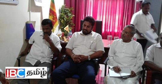 ibctamilmedia's tweet photo. கூட்டமைப்பின் நாடாளுமன்ற உறுப்பினரை தொலைபேசியில் விலைபேசிய மஹிந்த மற்றும் மகன்!
#SriLanka | #MahindaRajapaksa | #Kodeeswaran
மேலும் படிக்க : https://t.co/I8BNHBmYFR https://t.co/YWjmt3mylJ