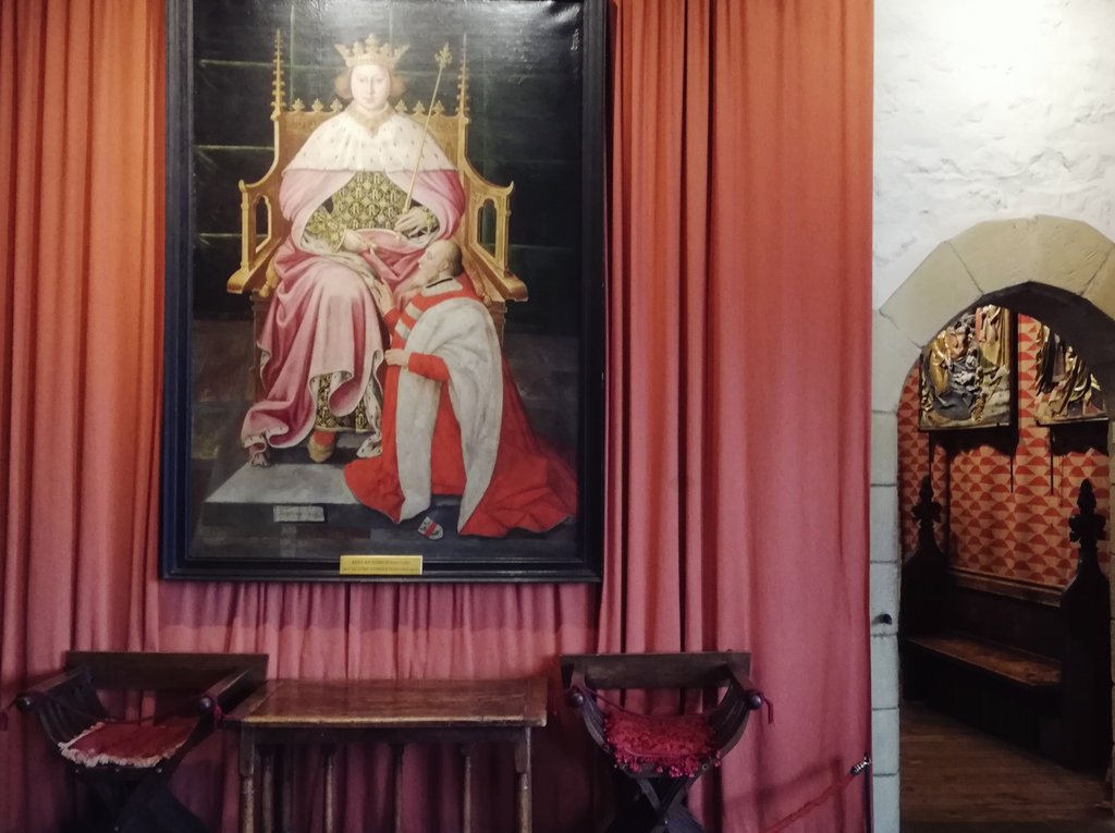ElarynEris's tweet photo. In Henry the VIIIth lair yesterday, a castle.
#Despoticaffinity #castlegoals https://t.co/7c9VRurdQ5