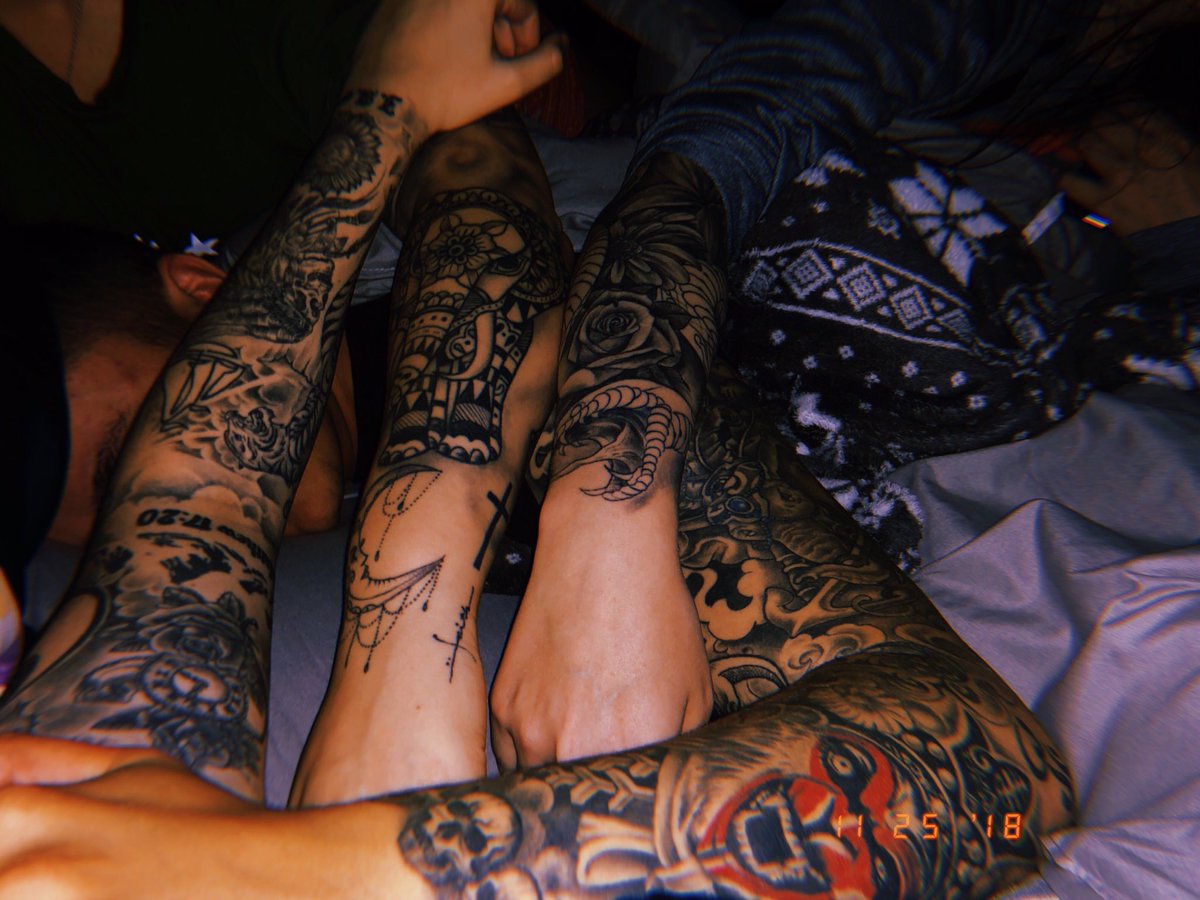 ashleeechacon's tweet photo. 💉💉 https://t.co/uc12tPu3mr