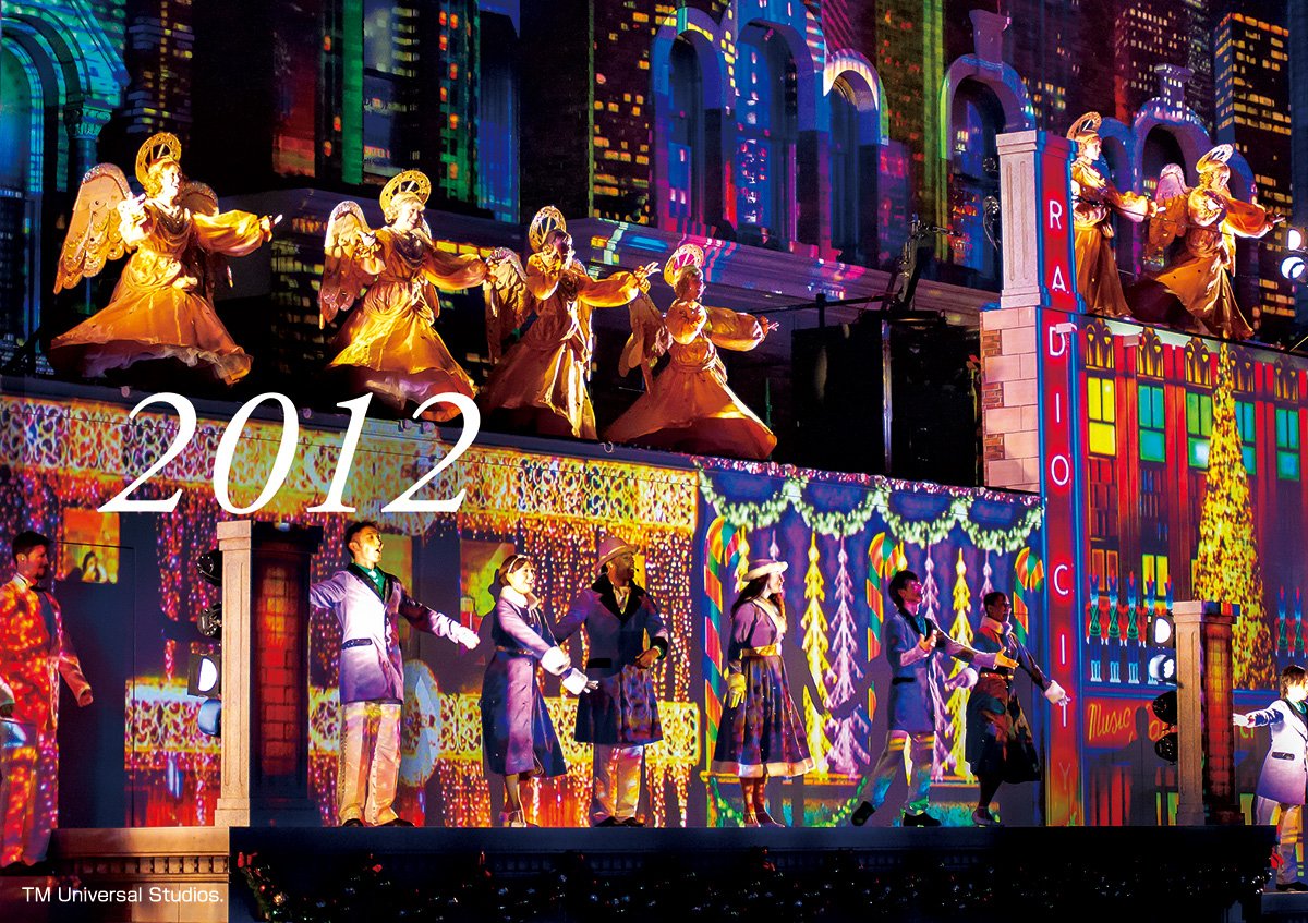 ユニバーサル スタジオ ジャパン公式 300万人が涙した感動のショーが ついにラスト 10年間を振り返る Part2 Usj 天使のくれた奇跡 12年 14年上演 愛を育む2人が クリスマス イブにプロポーズ 家族や友人 天使たちの祝福によって