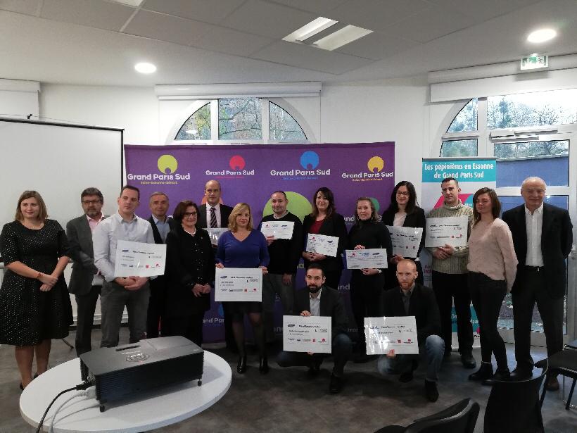 grandparissud's tweet photo. [Cérémonie 🏆] Aujourd'hui au Magellan, se tenait la Cérémonies des Prêts d'Honneur, récompensant les 10 meilleurs créateurs d'entreprises du territoire.

➡ Un prix leur à été remis en main propre par Michel Bisson

cc Le Magellan https://t.co/u55MVong7y