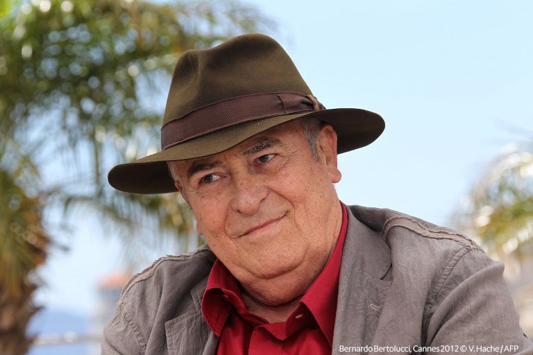 Festival_Cannes's tweet photo. Adieu à Bernardo Bertolucci, Palme d’honneur à #Cannes2011 pour l’ensemble de sa carrière après y avoir présidé le Jury en 1990. Prima della Revoluzione, Le Conformiste, 1900, La Tragédie d’un Homme ridicule... Géant du cinéma italien, il restera un phare du cinéma mondial. https://t.co/EscfWEZ9pp