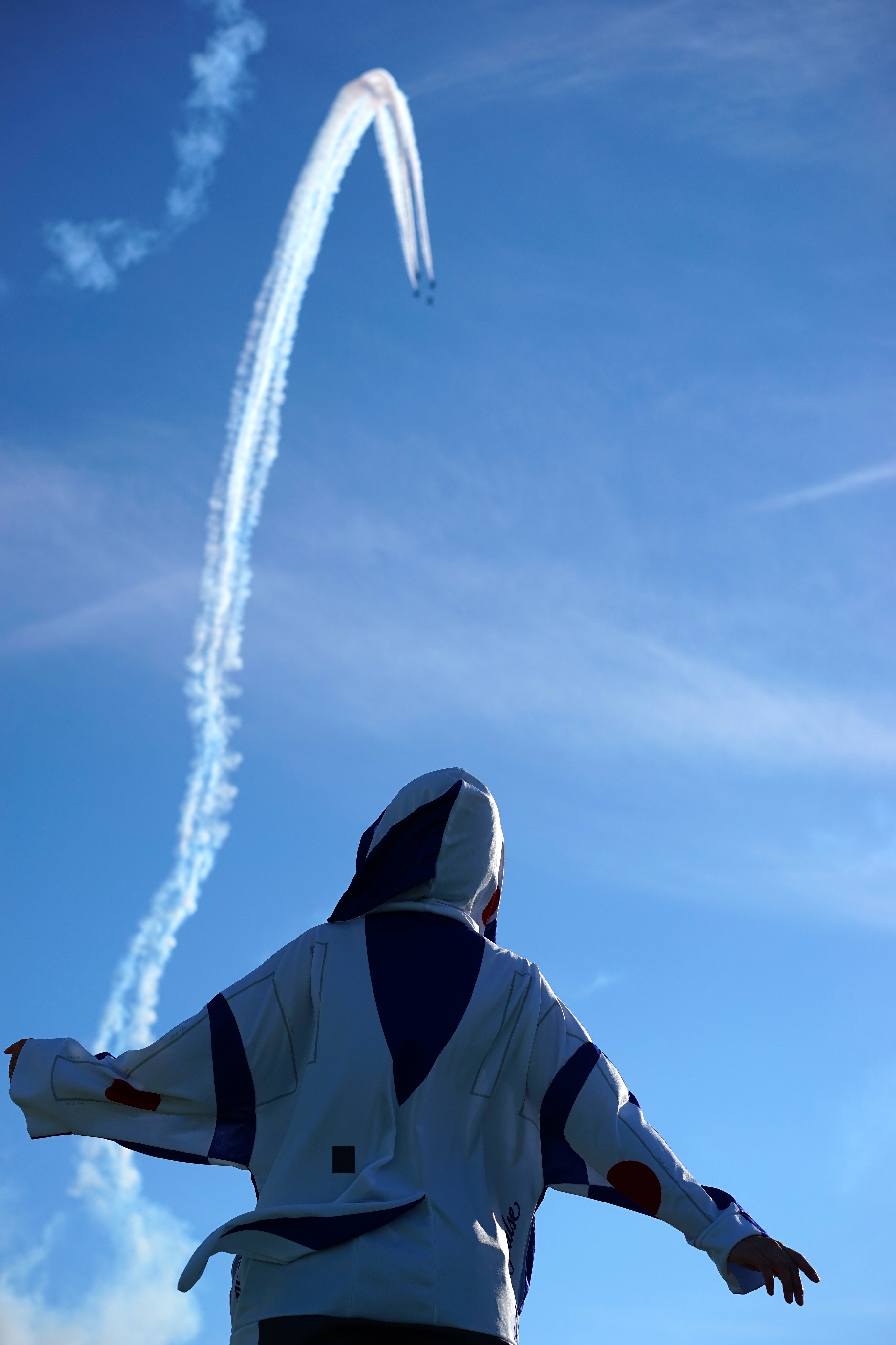 戦闘機になれるパーカー - Search / X 戦闘機になれるパーカー - Search / X