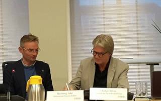 Impuls voor natuur en landschap Duin- en Bollenstreek Op 21 november vond de ondertekening plaats van de uitvoeringsovereenkomst Regionaal Groenprogramma 2018-2022, cluster Duin-en Bollenstreek. dlvr.it/Qs795q