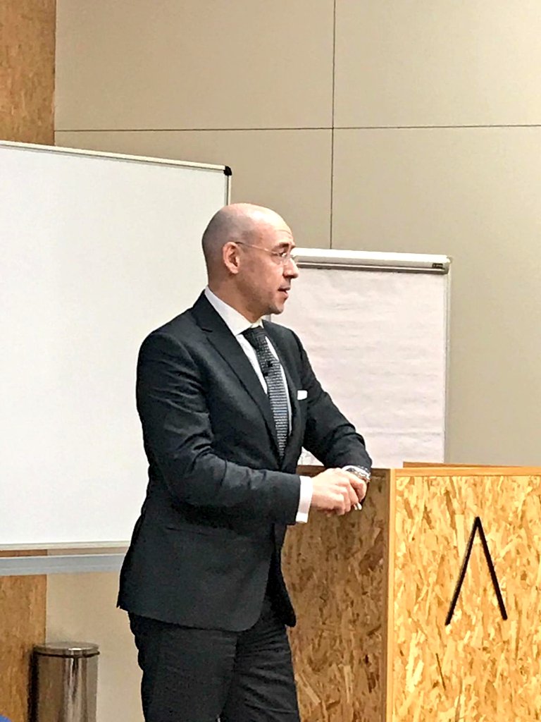 EDEMempresarios's tweet photo. 💲¿Tienes formación en el ámbito económico, financiero y tecnológico? Nuestros #alumnos del #MBAjunior, #MasterMEL y 2° del #gradoADE reciben una #MasterClass sobre 'Global Economics' de la mano de David Cano, director general de @Afi_es 

#EDEMexperience #EscueladeEmpresarios https://t.co/rVcwGV8U3N