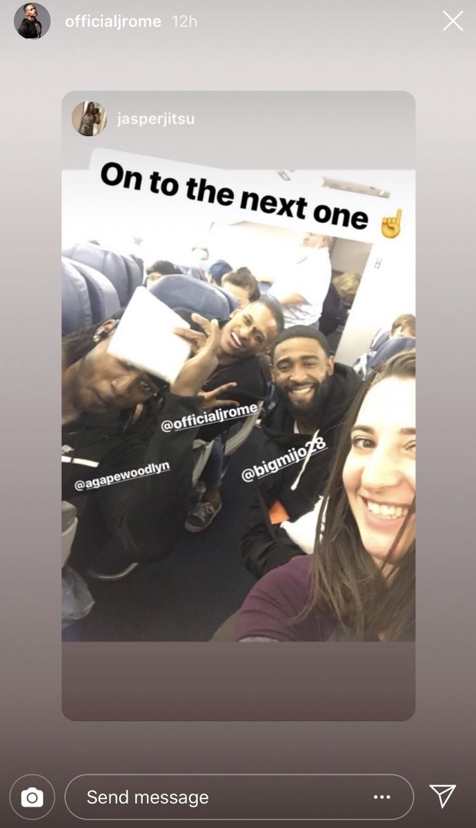 Jessica was travelling with J Rome, the cutie in the back and one of Beyoncé’s background vocalists, Big Mijo of course, who is a dancer, and guitarist Agape 