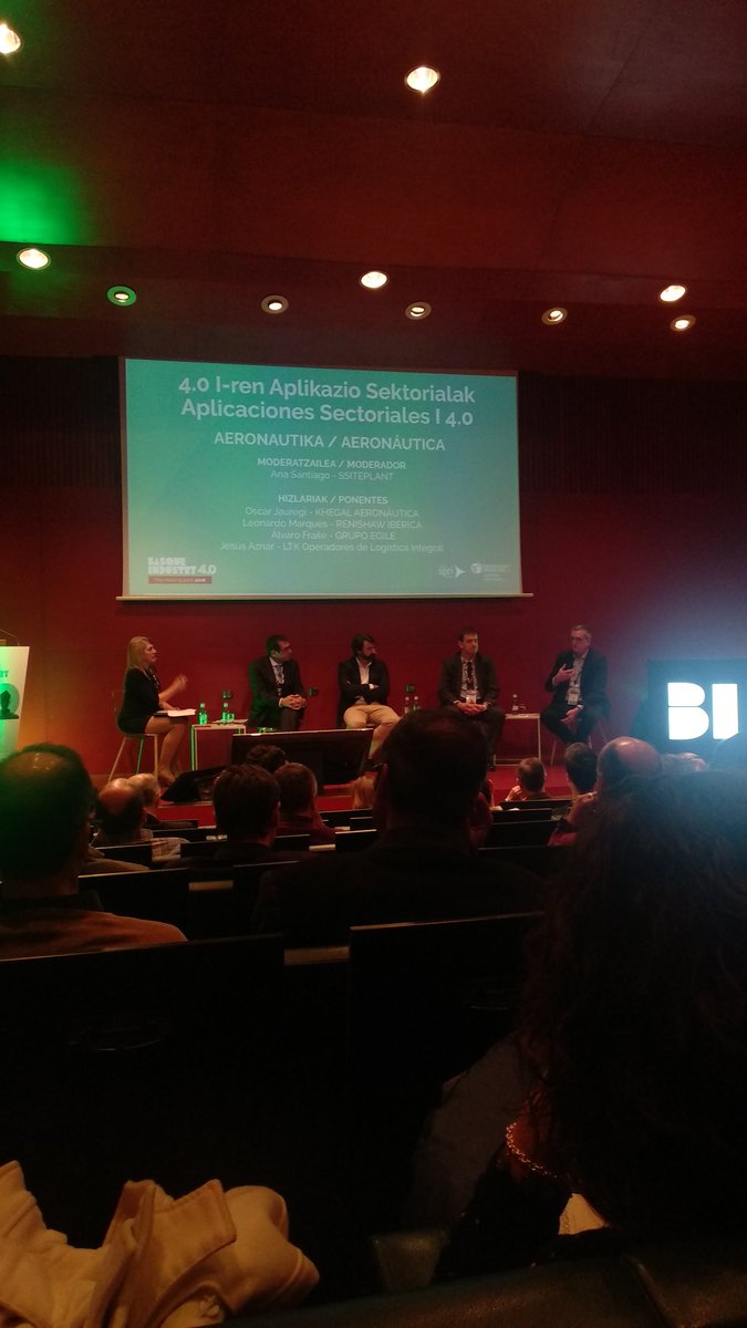 ne_asensio's tweet photo. "Hay que explotar la tecnología y para eso hacen falta nuevos perfiles con nuevas capacidades: transformación de las personas" #basqueindustry40 https://t.co/O56fokOVzY