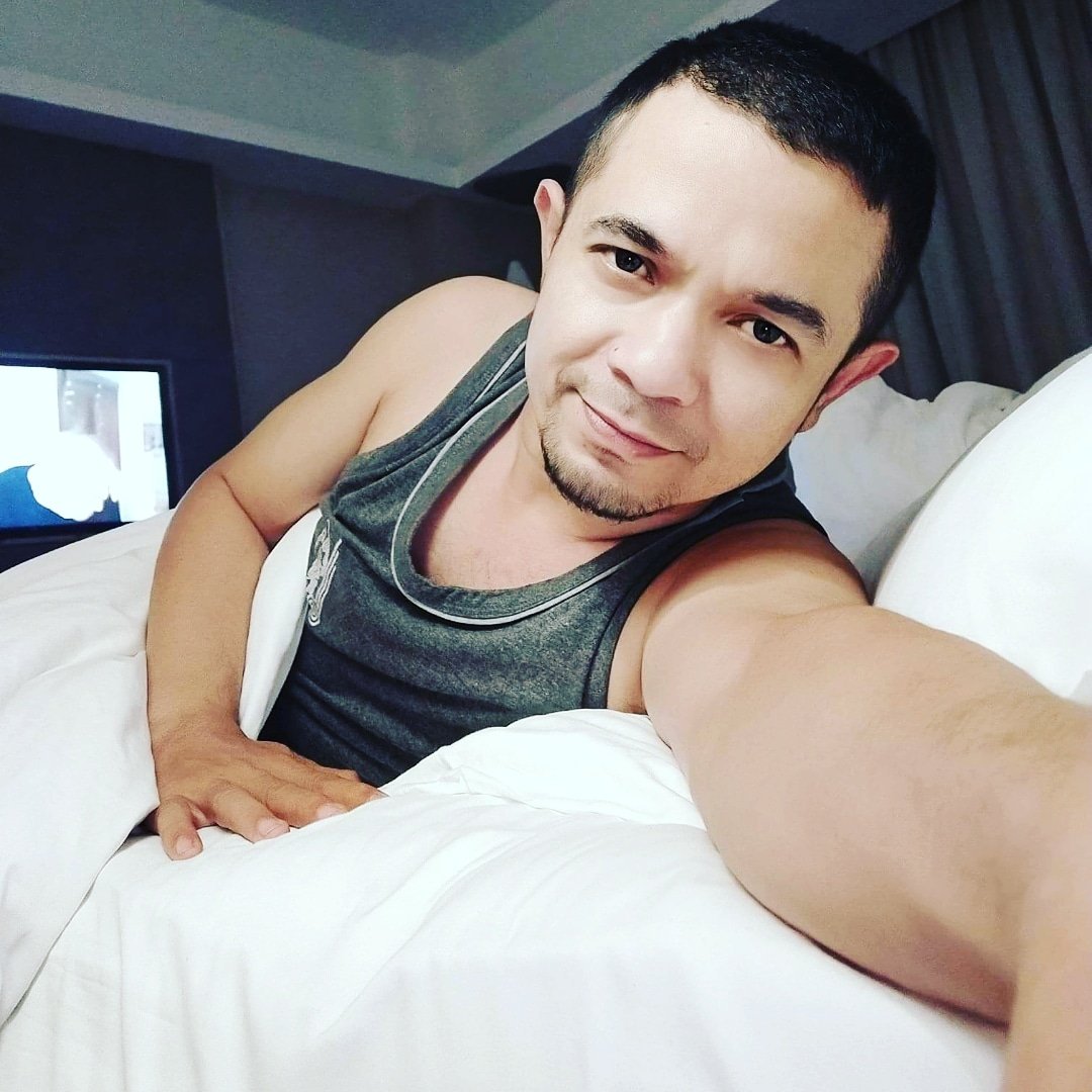 FharezDhimas's tweet photo. I m masseur south jakarta indonesia  wa+628111127778 https://t.co/3iuaNVNuRY