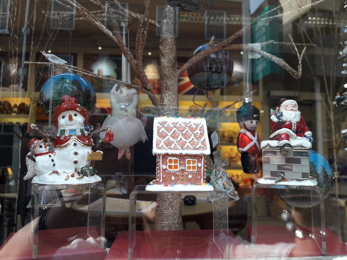 WorcesterTIC's tweet photo. Beautiful trinket boxes by @AroraDesignLtd for sale @WorcesterTIC  Lots of lovely Christmas designs #christmasgifts #trinketboxes #giftideas https://t.co/eS3ZYvfYbK