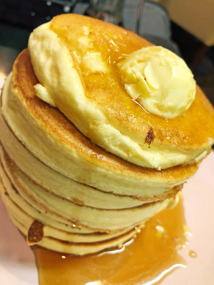 な、なんと8枚重ね！の『パンケーキ』ｗｗｗボリュームも満点ですね！