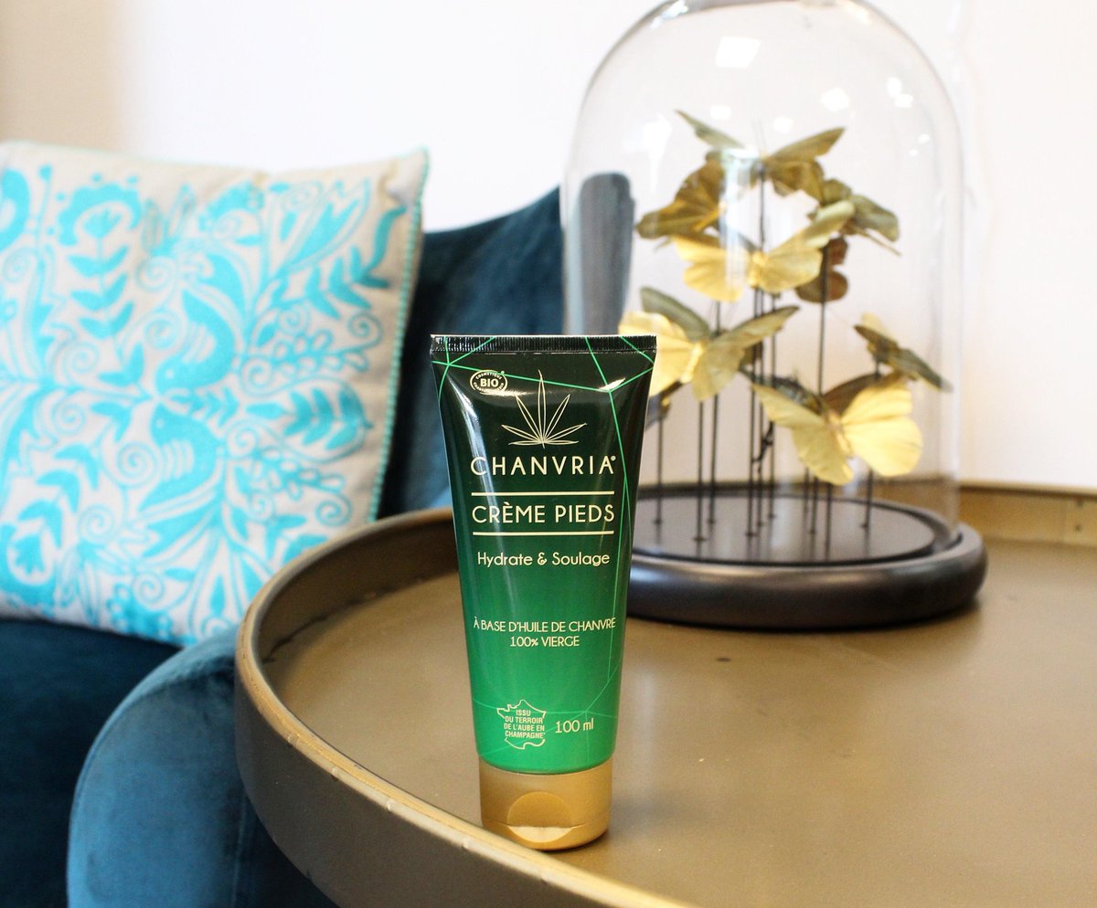 Petit rituel beauté du soir 🛋👣
#chanvria #footcare #cosmetics #hempoil #organic #natural