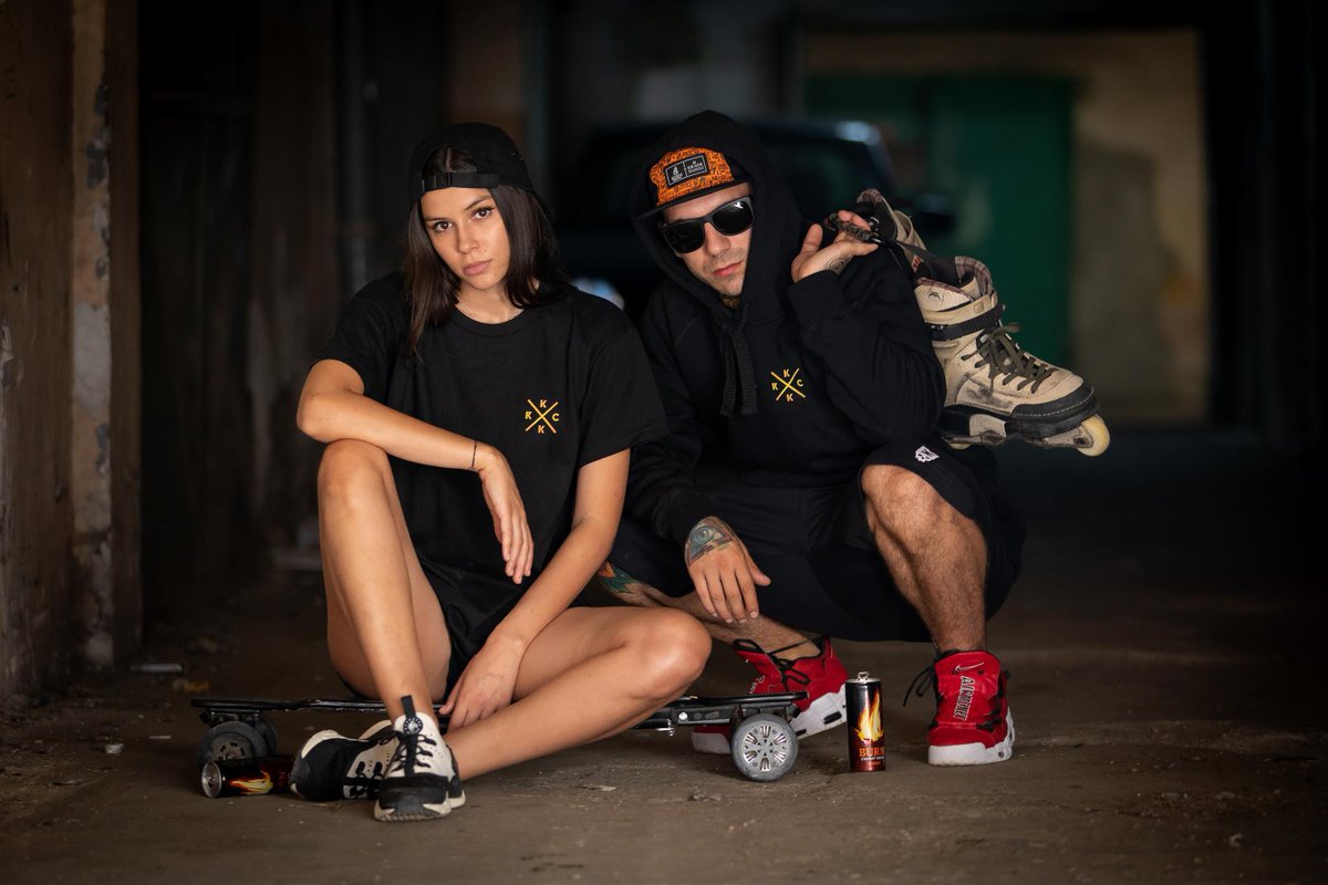 Burn_ROM's tweet image. Strada e locul în care te exprimi, creezi, evoluezi. Și pentru toate astea, ai nevoie de un set de goodies pe măsură. Intră în promoția #burnxkrck și câștigă item-uri pentru un aer street! Află cum pe burnxkrck.ro