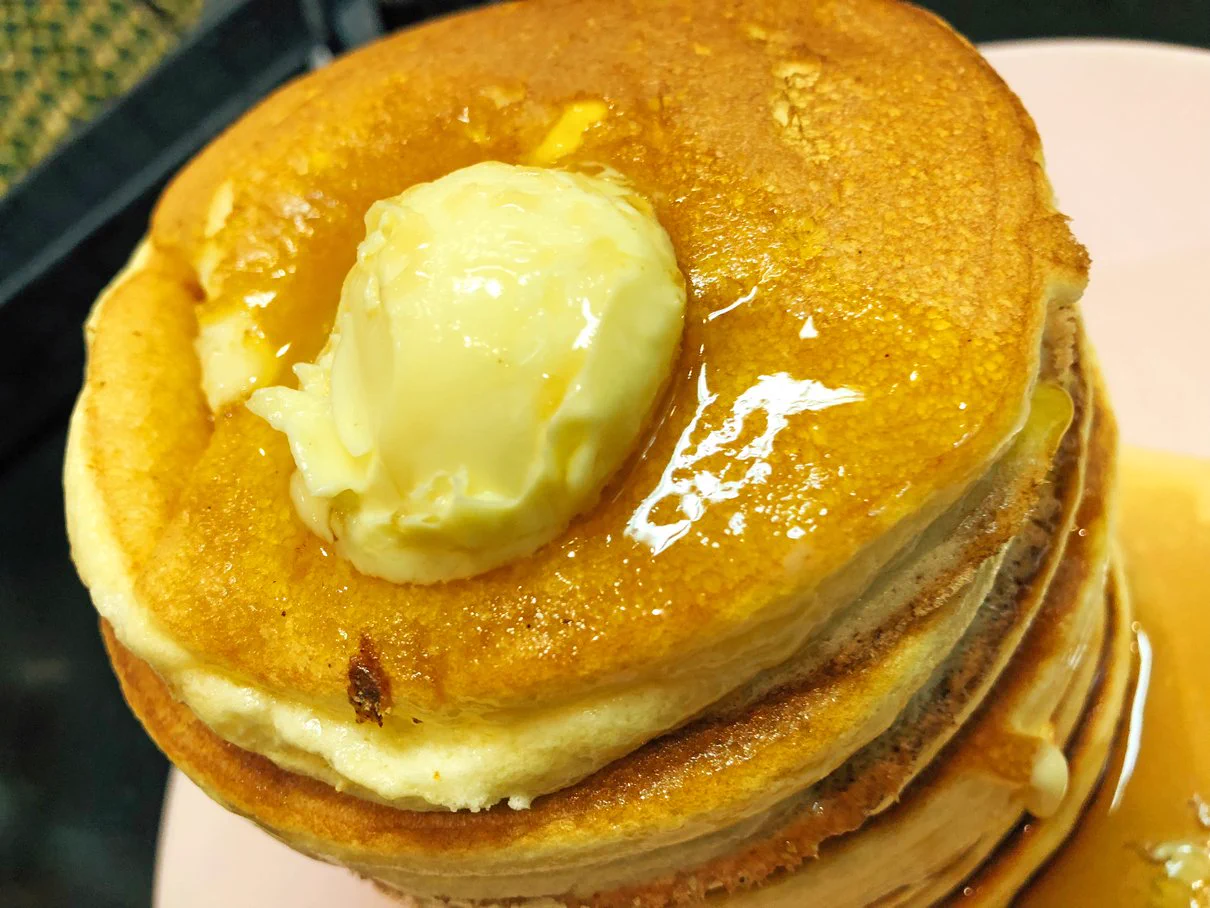 な、なんと8枚重ね！の『パンケーキ』ｗｗｗボリュームも満点ですね！