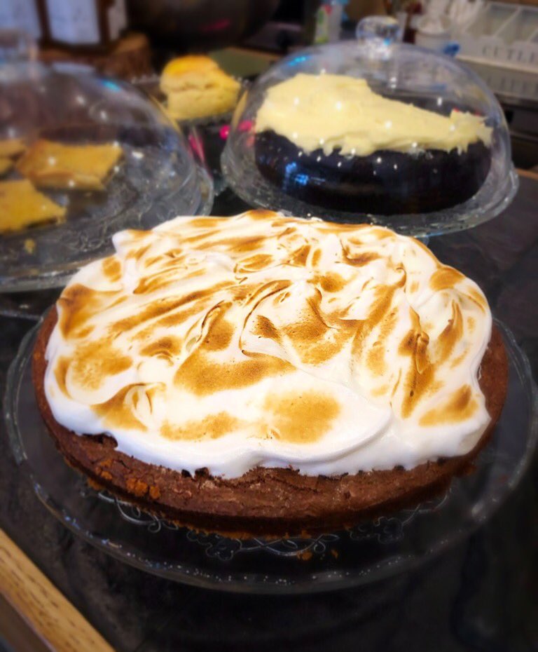Did someone say #NationalCakeDay!? What better way to start the week 😋🧁🍰

#MondayMotivation #beckenham