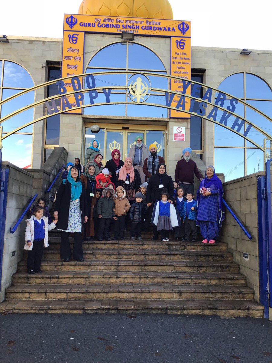 Lift_Feversham's tweet photo. #EarlyYears Nursery visited the Gurdwara today ๐ @GNGBradford @sikhsinleeds @FevershamSchool #Sikhism #ReligiousEd #LocalVisit #Nursery #EYFS #EarlyLearning https://t.co/0lJ9Ay9hgi