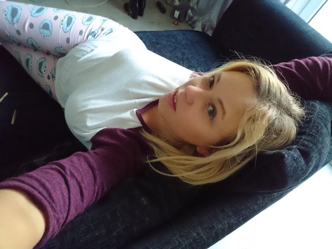 Me this morning &hearts; but you can see me all dressed up on webcam all day today in Adultwork 💋 link in my<a href="/tag/cam"class="tags"><span>#cam</span></a>