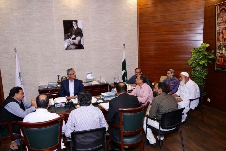 wasimakhtar1955's tweet photo. Presided over a #meeting on issues pertaining to the #CattleColony at #MuachGoth, #DistrictWEST #Karachi. https://t.co/NQB0aPW06P