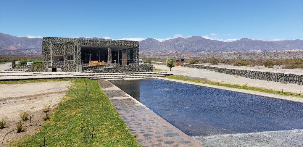 [NUEVO] estancia Los Cardones: Un oasis en el desierto. acercatealvino.com.ar/2018/11/26/est…