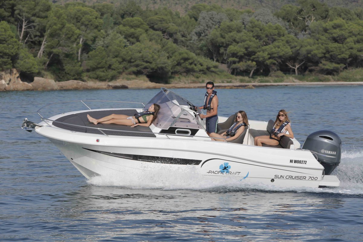YamahaMarineFr's tweet photo. Cap sur la petite croisière ⚓️ avec les nouveaux modèles de la gamme #PacificCraft Sun Cruiser, les 630 SC et 700 SC. À découvrir lors du prochain @NauticParis.
#Yamaha #Nautic2018 https://t.co/zRhKC8HM4n
