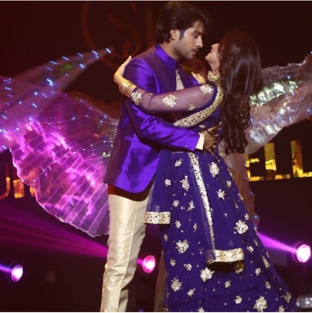 SrishtiJain_FC's tweet image. The #mostawaited #fullfledged #dance of #SamYa💖 coming soon! #SrishtiJain #Jaya #samar Dont miss #MainMaaykeChaliJaaungi on @SonyTV at 8:30 pm.@Srishti__Jain @namishtaneja Thanks @iwmbuzz You ppl r sweethearts 💕
