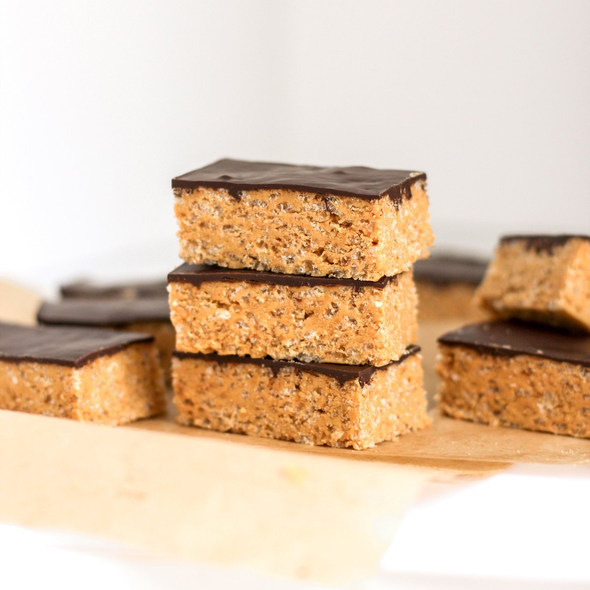 dwbenefits's tweet photo. Tryin to kick your #protein bar habit? No need! Thanks to the @DIYProteinBars Cookbook with 48 #healthy, cost-effective recipes! https://t.co/erxgBqKWRa #giftidea #vegan #protein #sugarfree #fitfam #cleaneating #recipes https://t.co/etXVdIbeIR