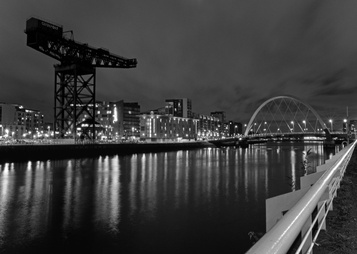 Night photography down the Clyde.  #finniestoncrane #clydearc #Glasgow #glasgowphotography #cityscape