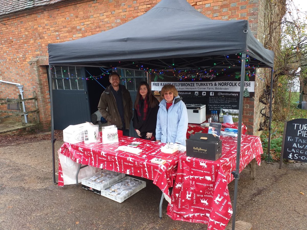 KentTurkeys's tweet photo. We had a super busy weekend with three different tasting events...lovely to speak to so many of you & great to meet these young #KentTurkeys fans @DulwichCollege ๐ฆ
Orders are open now & we advise ordering ASAP to ensure that the size of bird you would like is available. https://t.co/ha5sPNkTkL