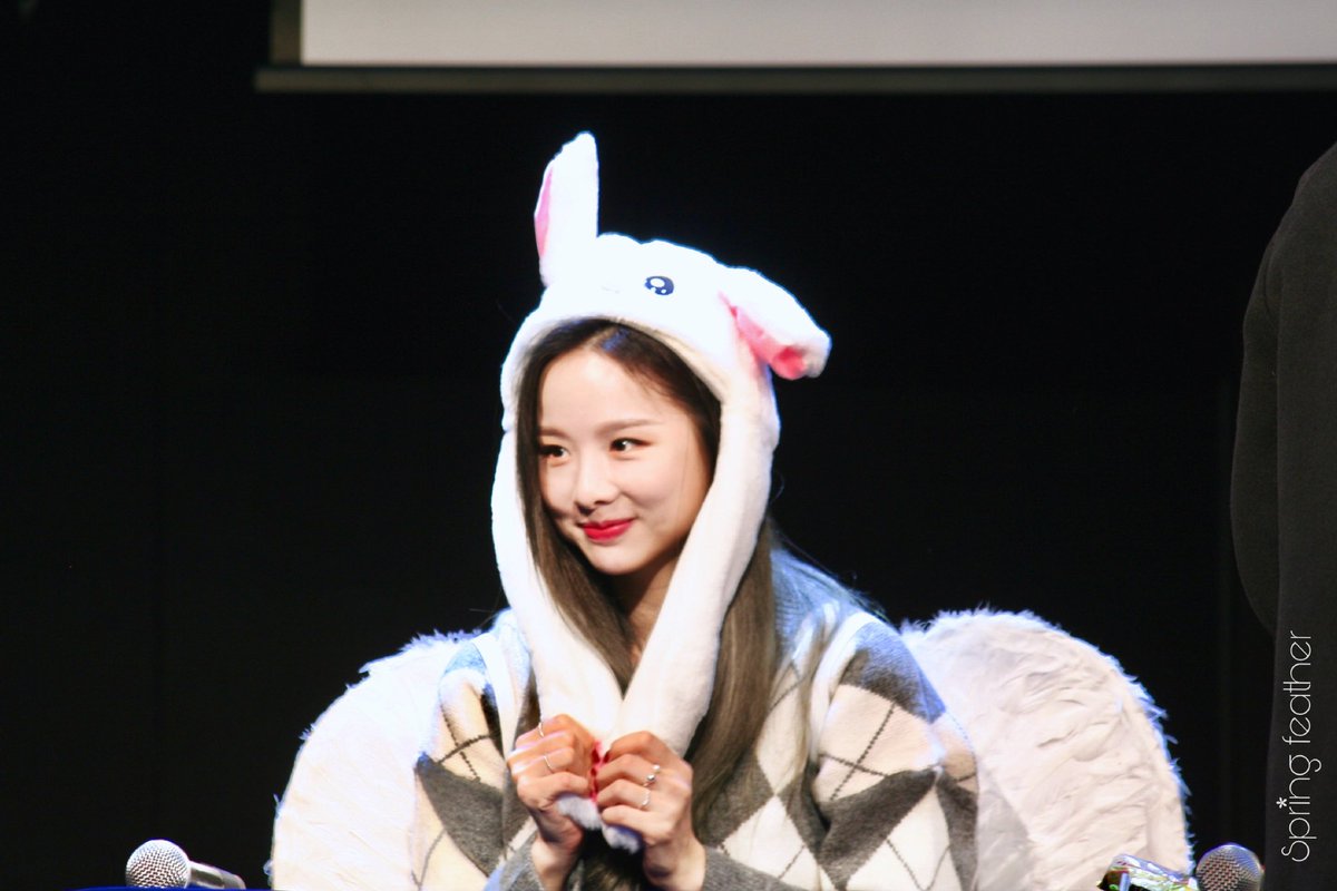 Spring__feather's tweet photo. [181124 알러뷰 ]
핫트랙스 팬사인회 
HOTTRACKS サイン会

솔지토끼♡🐰🐰

#exid #이엑스아이디 #solji #솔지 #ソルジ @EXIDofficial https://t.co/peYfUaY5CK