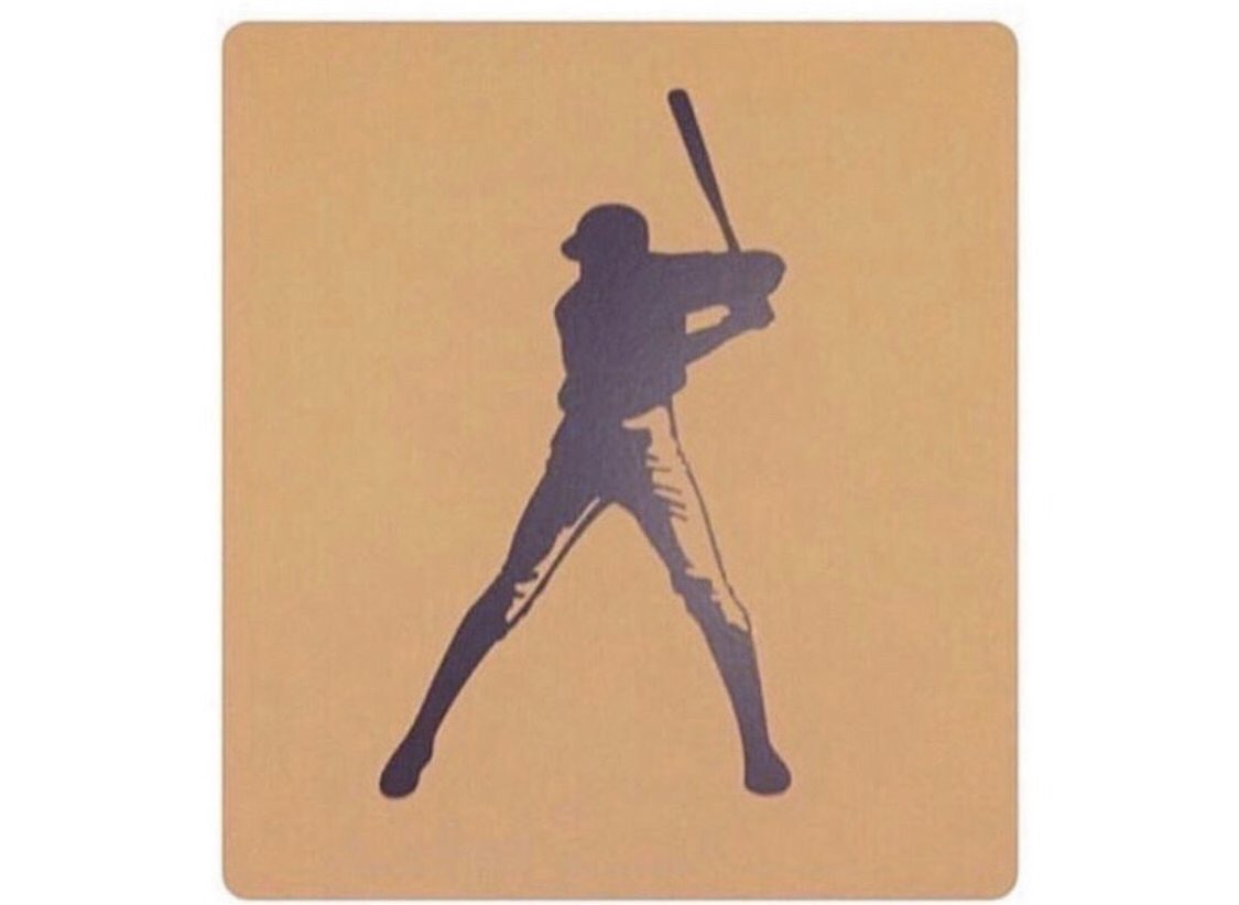 EMTC_'s tweet photo. Is this batter batting lefty or righty? https://t.co/3cW461Resy
