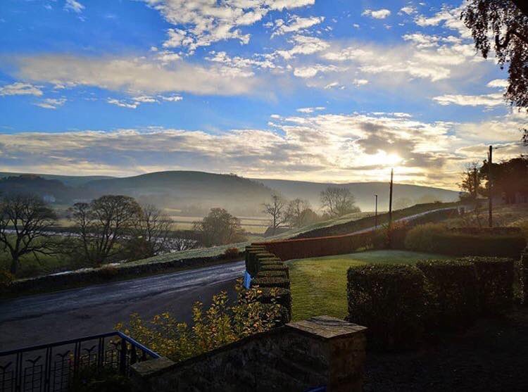 DevonshireFell's tweet photo. What could be more crisp and fresh than a misty countryside morning?
๐ค๐ซ๐
Discover our latest special offers by visiting us here: https://t.co/dXdIMZqHDf
Photo credit: ๐ทi_sliwa
#Yorkshire #Burnsall #MondayMotivation #MidweekStay https://t.co/5hQMJy08nA