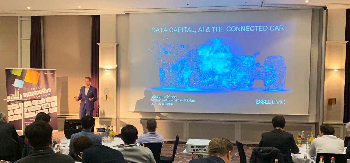 What a fantastic audience at #AutoVariant in Berlin!

A pleasure to hold the keynote on the #DataCapital #AI and the #ConnectedCar - thanks for the overwhelming feedback from our customers on @DellEMC_DE !

🏎📲👍🏻