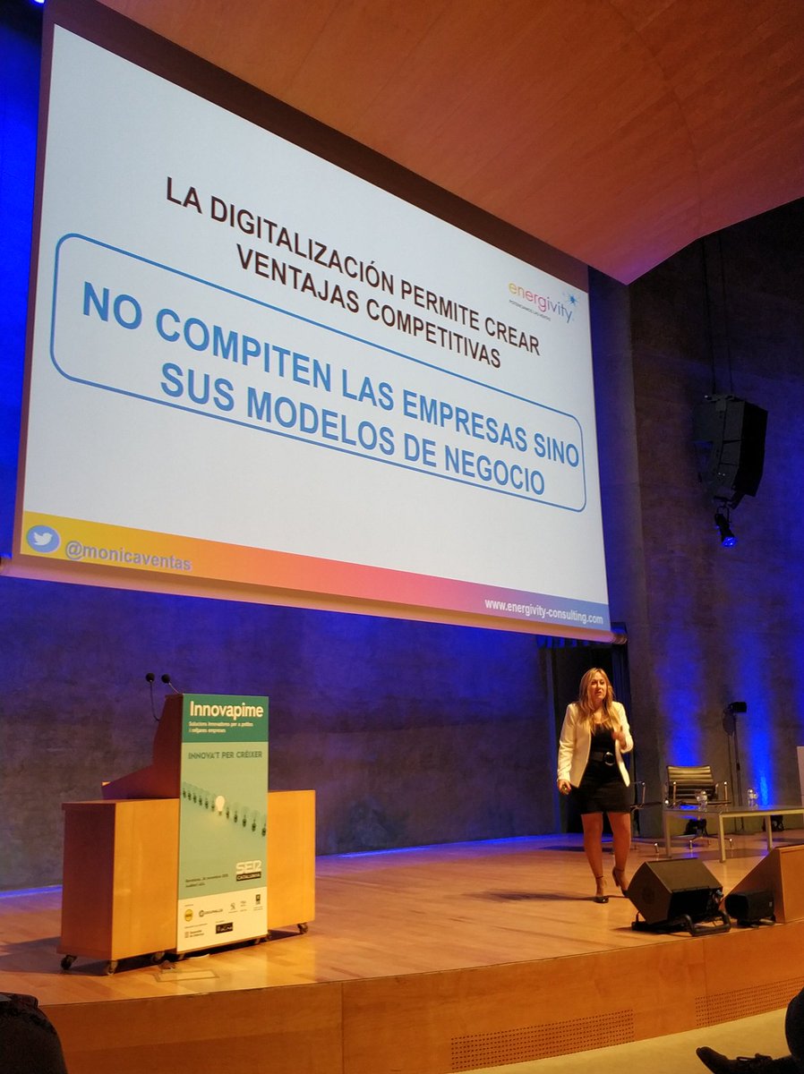 SERCatalunya's tweet photo. @monicaventas ens assegura que "tots venem el mateix, a la mateixa gent i de la mateixa manera així que o marques una diferència o mors." #innovapime #modelsdenegoci #innovació #canvi #pime https://t.co/CRSRwadR9j