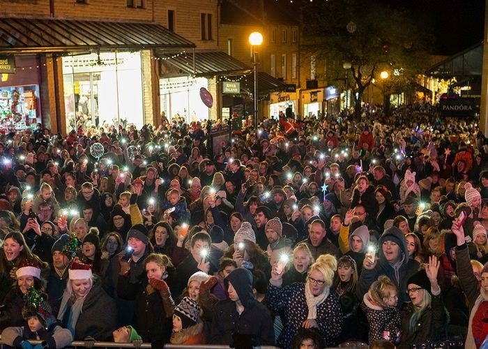 Retail_Services's tweet photo. Congratulations to #Halifax for an amazing afternoon on Saturday for the annual #ChristmasLights event. The town was full of people and the shopkeepers I know said there was a great buzz and people were making it a full day experience for the family. You don't get that online! https://t.co/T3IlRpFcTp