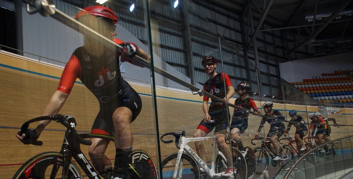 PyramidCycling's tweet photo. Great afternoon @derby_arena with @BorntoBikeRT yesterday talking track rings and team pursuiting #gainz #ukmfg https://t.co/u27F0EPHKK