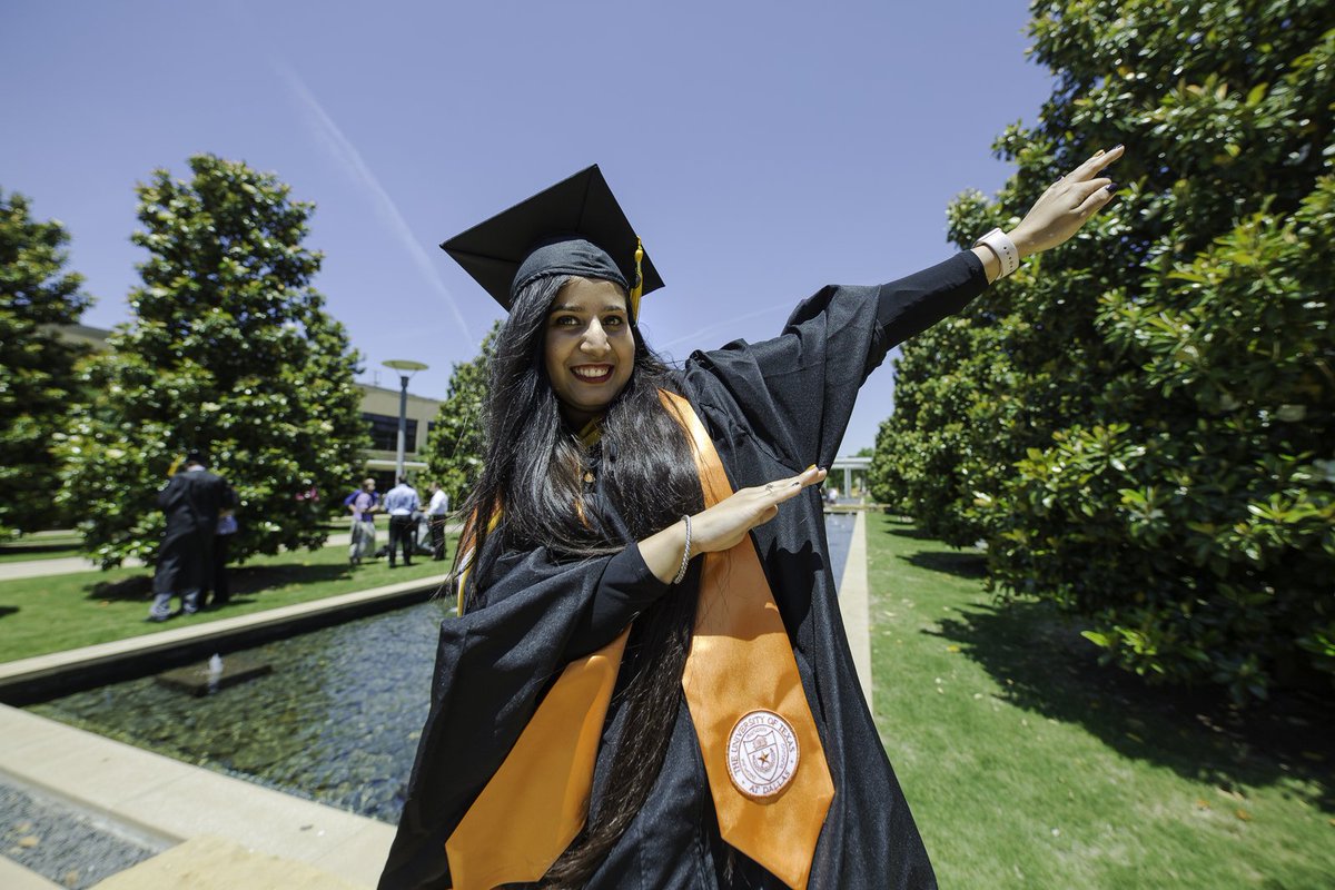 UTDAuxiliarySvs's tweet photo. Have you gotten your cap and gown yet? All sizes available now at the Bookstore and online at https://t.co/6NEBgOSXls #utd18 #utdone #utdgrad https://t.co/uOd6ObXpU1