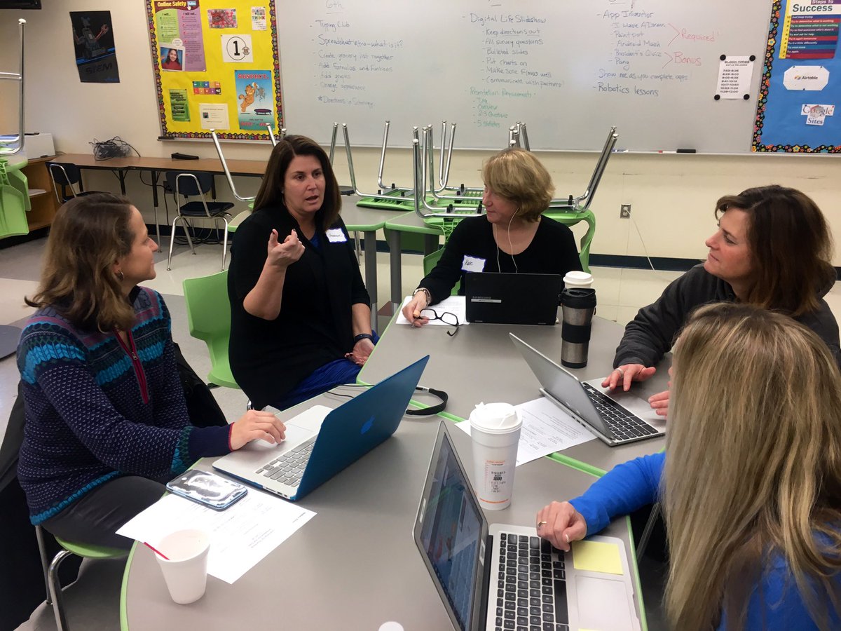 MrLaBroad's tweet photo. Diving deep into all that @DiscoveryEd has to offer during our Sudbury #SPSTeachandLearn PD today. https://t.co/FtdEXEKnQ4