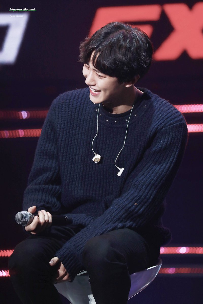 365withEXO's tweet photo. To someone who touches each life you enter, spreading joy to everyone you meet, may the love and happiness you share with others return to you tenfold. We wish you many more happiest of birthdays! Happy birthday Park Chanyeol 🎉🎂
#HappyChanyeolDay #찬열아생일축하해 @weareoneEXO https://t.co/UK7Ly7x7Mx