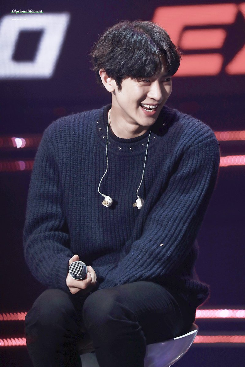 365withEXO's tweet photo. To someone who touches each life you enter, spreading joy to everyone you meet, may the love and happiness you share with others return to you tenfold. We wish you many more happiest of birthdays! Happy birthday Park Chanyeol 🎉🎂
#HappyChanyeolDay #찬열아생일축하해 @weareoneEXO https://t.co/UK7Ly7x7Mx